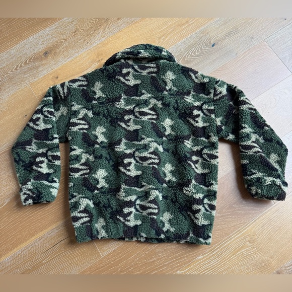 Forever 21 Sherpa Camo Oversized Jacket Sz L - Picture 3 of 7